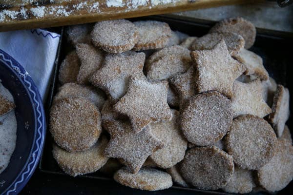 Pan of warm pan de polvo