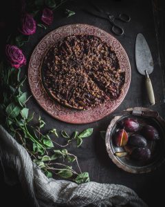 Plum Kuchen w Cinnamon Pecan Streusel