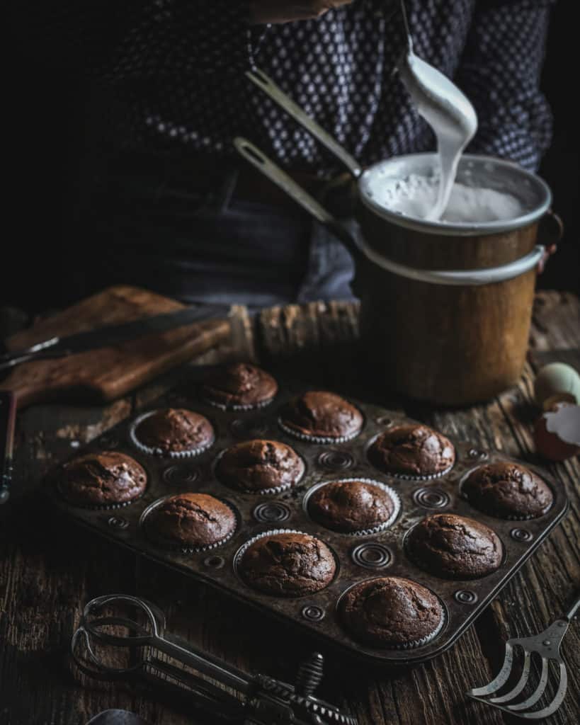 cupcakes with pot of frosting