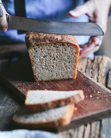 knife slicing loaf