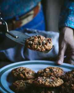 Spatula with cookie