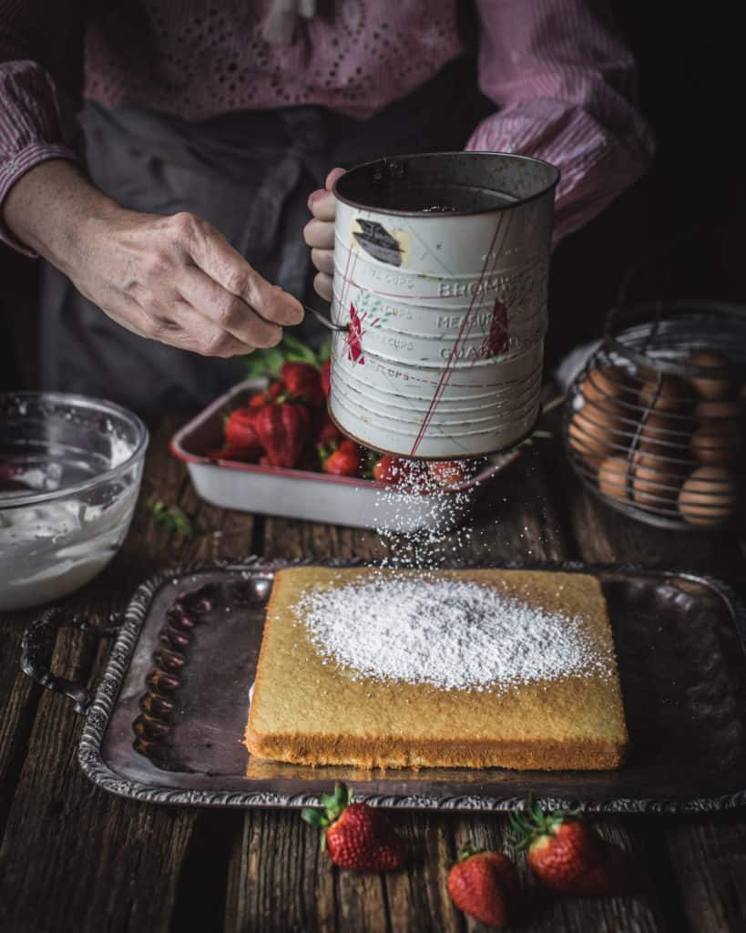 strawberry shortcake with powdered sugar