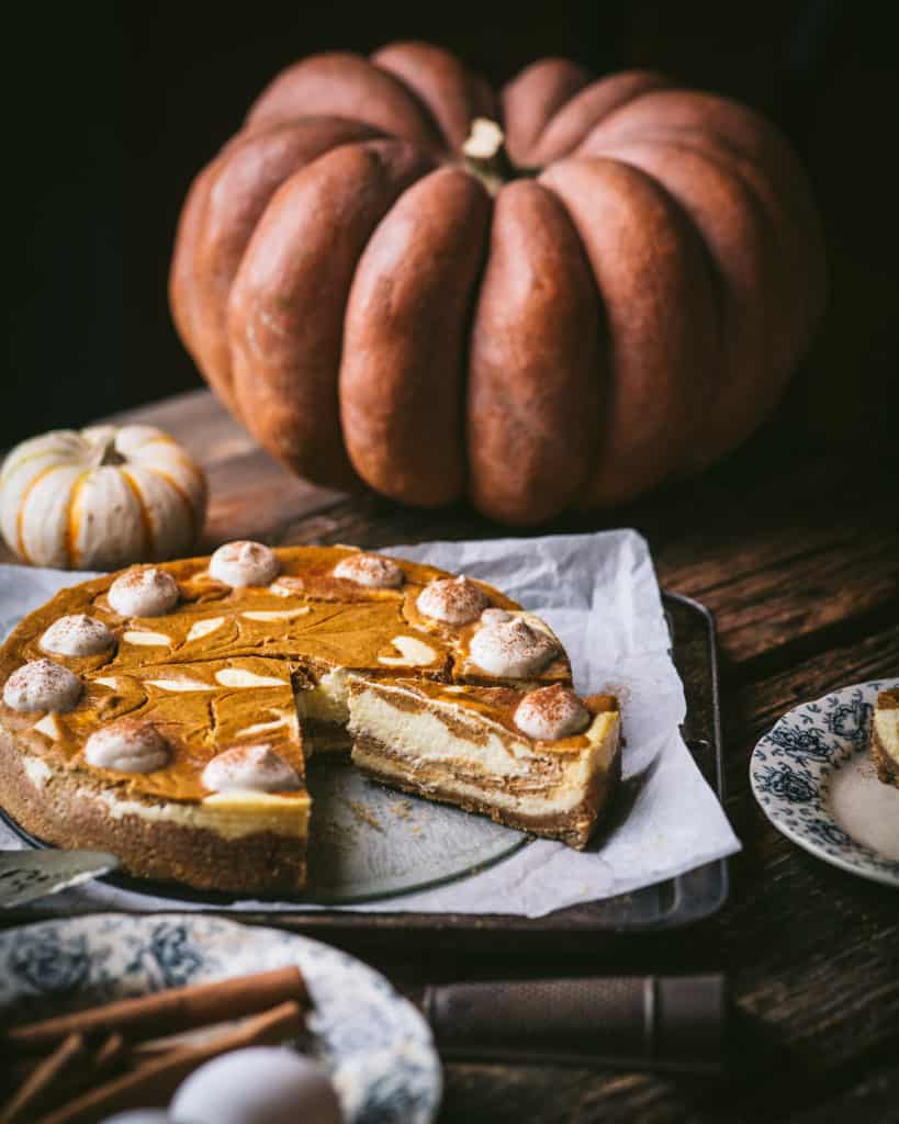 pumpkin swirl cheesecake with pumpkin