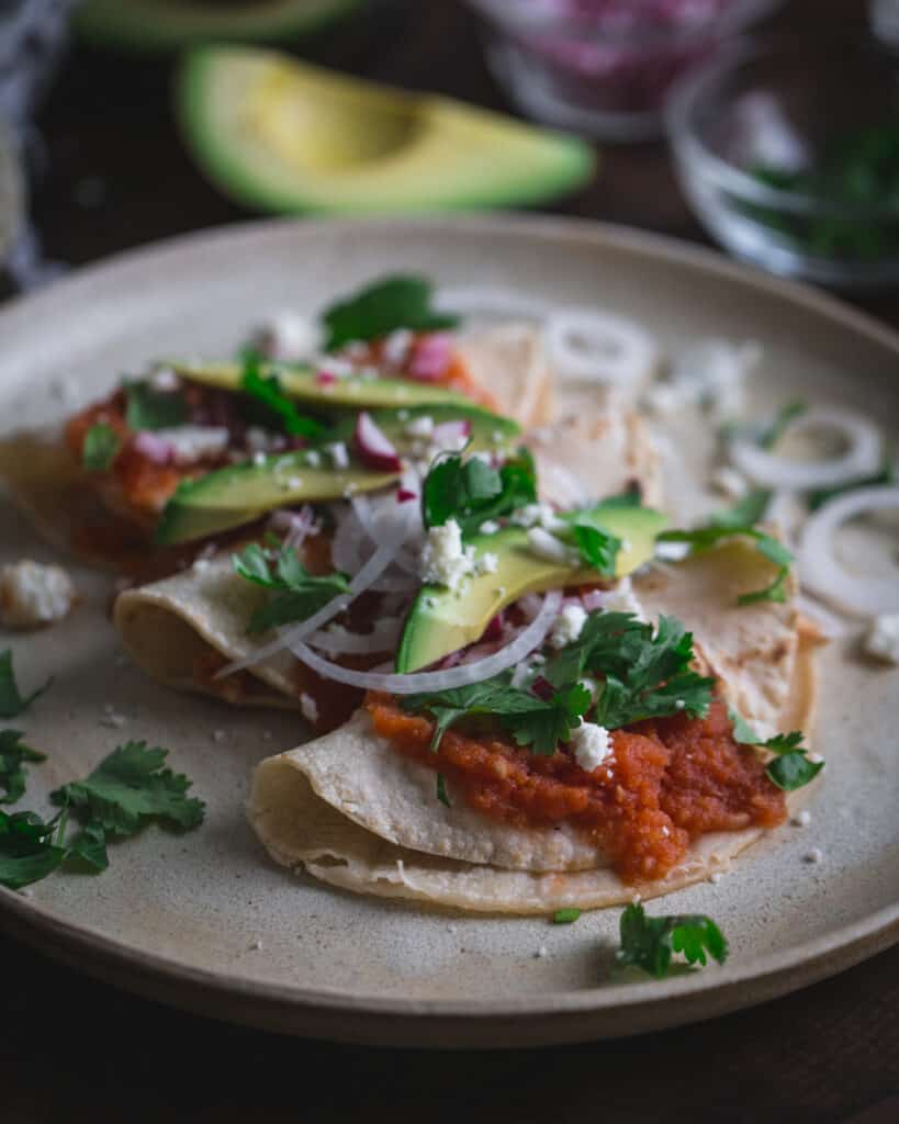 plate of entomatadas